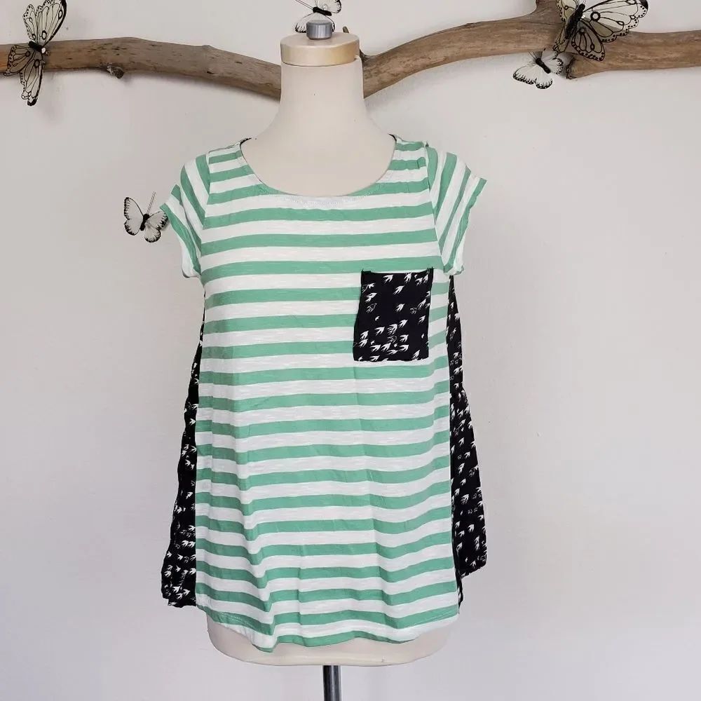 Anthropologie paper locket backstory tee green